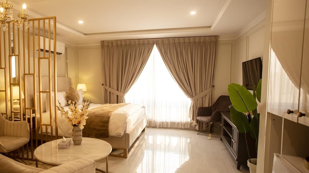1 BHK STUDIO HOTERL SERVEIC APARTMNET